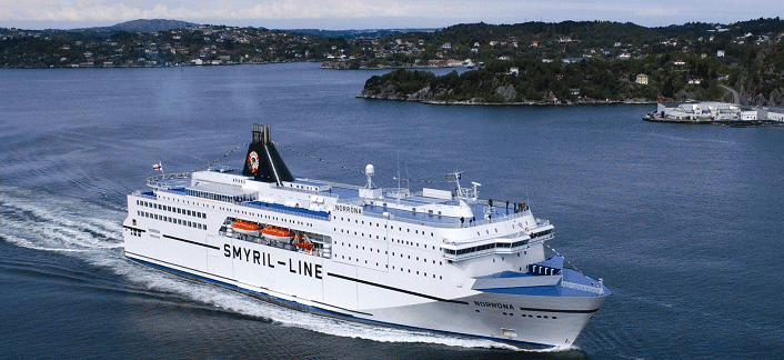 Smyril-Line Schiff Norrona im Seydifjordur